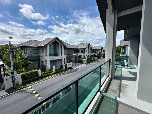 บางกอก บูเลอวาร์ด ซิกเนเจอร์ ลาดพร้าว เสรีไทย