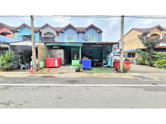 ขายทาวน์เฮ้าส์ 2 ชั้น 2 หลัง หลังมุม รวม 32 ตร.ว. ท่าทราย เมืองสมุทรสาคร 3.5 ล้านบาท