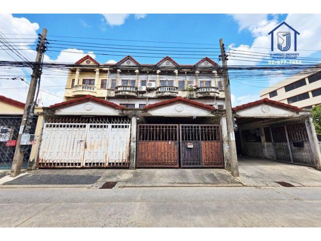 ขายทาวน์เฮาส์ 3 ชั้น 25 ตร.ว. ซอย กรุงเทพ-นนทบุรี 33 ใกล้ MRT วงศ์สว่าง,ทางด่วนประจิมรัถยา