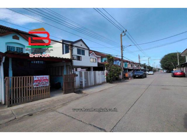ทาวน์เฮาส์ พนาสนธิ์ 2 นิมิตใหม่ 1 (ใกล้โลตัสสุวินทวงศ์) เนื้อที่ 18.3 ตรว. แขวงทรายกองดิน เขตมีนบุรี