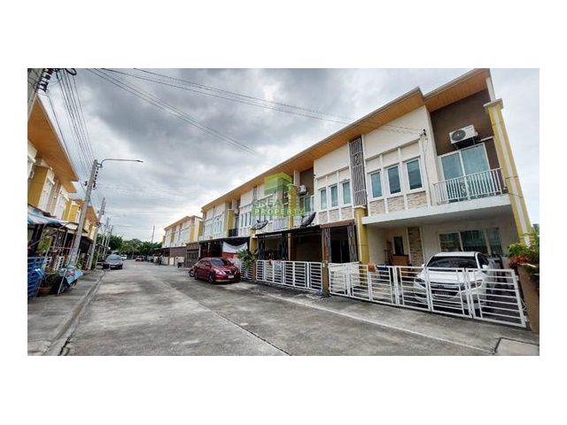 ทาวน์เฮ้าส์ 2 ชั้น โกลเด้น ทาวน์ อ่อนนุช ลาดกระบัง 4 ห้องนอน 21.20 ตร.ว ทำเลดี พร้อมอยู่