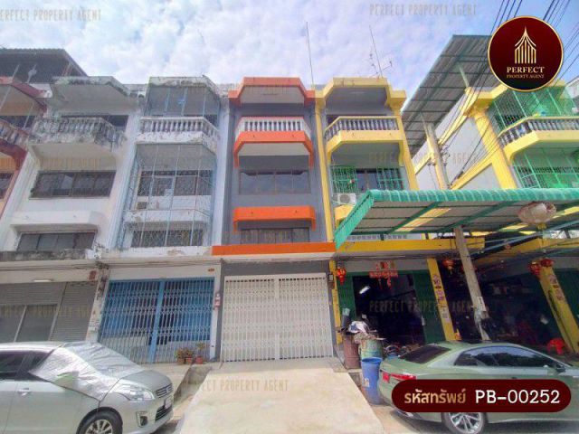 ขายอาคารพาณิชย์ 3.5 ชั้น รีโนเวทใหม่ ทำเลดี พระราม 2 ท่าข้าม 28/2 เหมาะทำออฟฟิศ