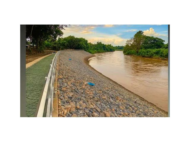 ขายที่ดินติดแม่น้ำคลองชลประทานขี้เหล็กแม่ริมพร้อมโอน