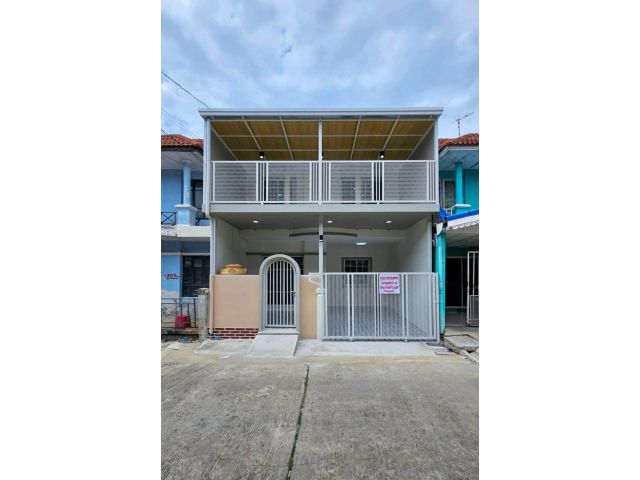 หมู่บ้านบัวทอง4 (คุณาภัทร) ถนนบ้านกล้วย-ไทรน้อยบางบัวทอง ทาวน์เฮ้าส์ 2 ชั้น