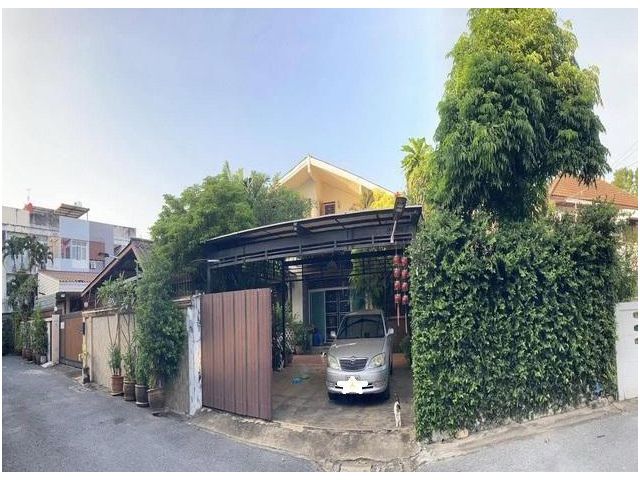 ขายบ้านเดี่ยวพร้อมที่ดิน 190 ตรว. พร้อมบ้าน 2 หลัง