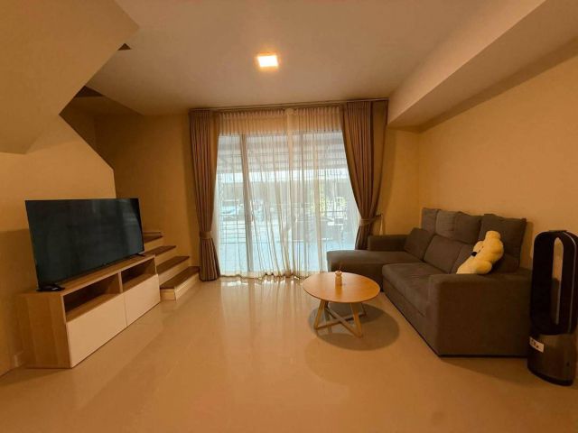 ให้เช่าทาวน์เฮ้าส์ 2 ชั้น หมู่บ้าน Pleno Bangna-Wongwaen พร้อมอยู่ (N.2367)
