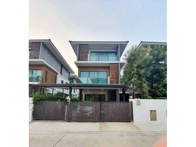 Modern Luxury พร้อมอยู่ บิวท์อินครบ มีสวนพักผ่อนส่วนตัว