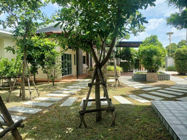 ขายบ้านเดี่ยวชั้นเดียว บ้านสไตล์รีสอร์ท ในหมู่บ้านกรีนเลค ทำเลดี ใกล้สนามบินสุวรรณภูมิ เนื้อที่ 282. ตร.ว