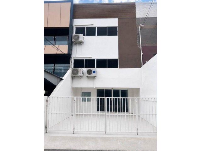 ให้เช่าทาวน์โฮม 3 ชั้น 4 ห้องนอน ย่านประชาชื่น–จตุจักร รีโนเวทใหม