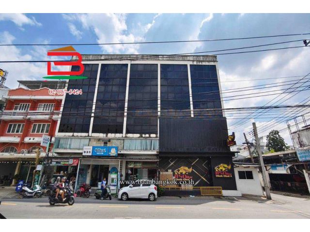 อาคารพาณิชย์ 4.5 ชั้น เนื้อที่ 87 ตร.ว. ถนนสตรีวิทยา 2 ซอย 29 ถนนโชคชัย 4 แขวงลาดพร้าว เขตลาดพร้าว