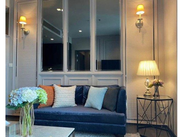 Edge Sukhumvit 23 19th Floor Corner Unit Near BTS Asoke