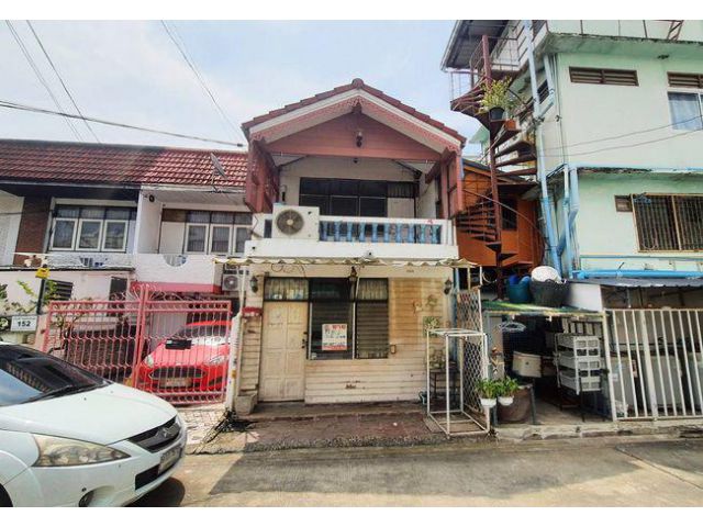 ขายทาวน์เฮ้าส์ ซอยรามคำแหง 58/3 บางกะปิ กรุงเทพ เนื้อที่ 19 ตร.ว. 2 ชั้น 2 นอน 3 น้ำ