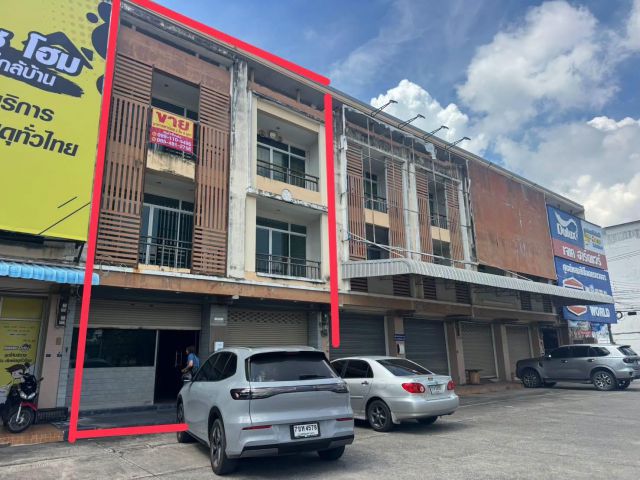 ขายอาคารพาณิช 3 ชั้น 2 คูหา เนื้อที่ 36 ตรว. ใกล้แยกเนินสำลี ต.เนินพระ ระยอง