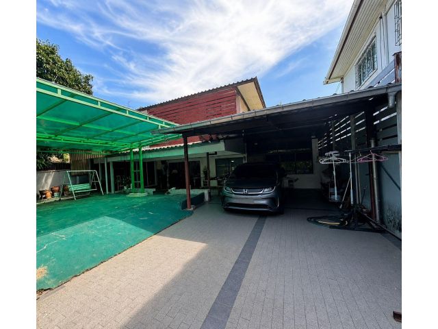 ขายบ้านเดี่ยว 2 ชั้น หมู่บ้านมิตรภาพ 1 อ่อนนุช 46 ที่ดินใหญ่ 87 ตร.ว. 5 ห้องนอน จอดรถได้ 6 คันขึ้นไป