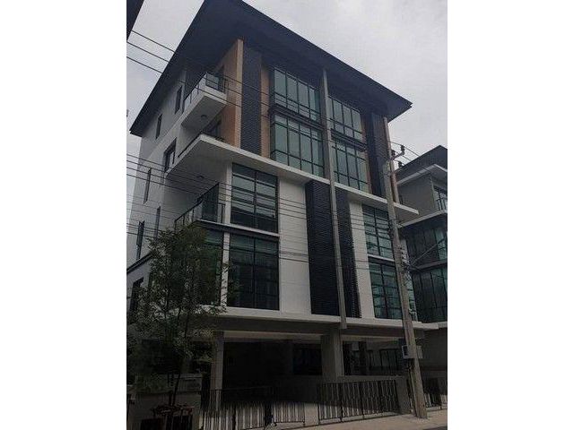 อาคาร 5 ชั้น พรีเมี่ยมเพลส เกษตรนวมินทร์ 3 ห้องนอน 7 ห้องน้ำ มีลิฟต์ในอาคาร ที่จอดรถ 6 คัน จดทะเบียนบริษัทได้ (RP293)
