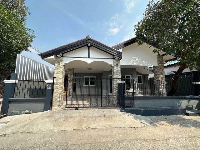 บ้านชั้นเดียว มบ. เคหะธานี 4 ซ.มิสทีน 4 ห้องนอน 2 ห้องน้ำ สถานที่ใกล้เคียงรร. เตรียมอุดมฯ น้อมเกล้า (RH1614)