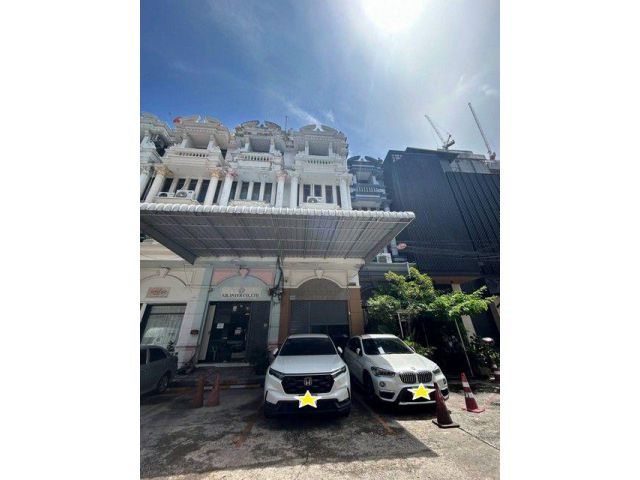 ให้เช่าอาคาร 4 ชั้น + 1 ชั้นลอย Ekamai Complex ระหว่างเอกมัย 19 ก