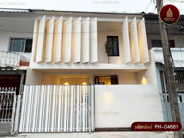 ขายทาวน์โฮม Private Courtyard Residence ลาดพร้าว 41 สไตล์โมเดิร์น มินิมอล ทำเลดี