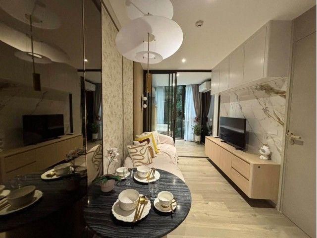 FYNN Asoke Sukhumvit 10 2nd Floor Near BTS Asok MRT Sukhumvit