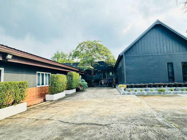 โกดัง. หนองเพรางาย อำเภอไทรน้อย ออฟฟิศ พร้อมห้องพักคนงาน ที่ดิน 2 ไร่ 1000 ตรม. 625 ตรม ออฟฟิศ 3 หลัง 332 ตรม. (RK121