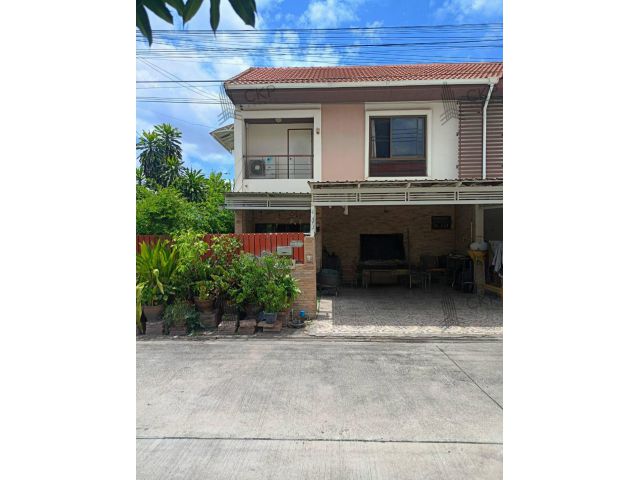 L260164 | ขายบ้าน 2 ชั้น หมู่บ้านออมธนา 1 ไทรน้อย นนทบุรี บ้านหลังมุม 54.5 ตร.ว. ติดสนามเด็กเล่น บรรยากาศร่มรื่น พร้อมพื