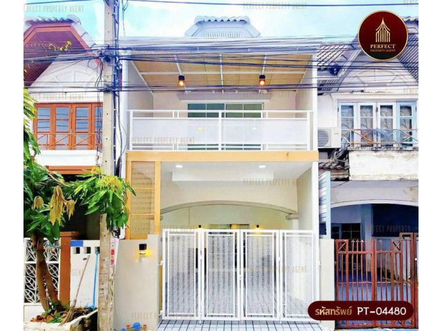 ขาย ทาวน์เฮ้าส์มนวดี บางบัวทองตกแต่งใหม่ พร้อมอยู่ราคาย่อมเยาว์