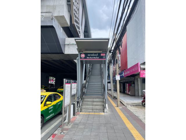 ขายที่ดินถมแล้ว มีนบุรี 196 ตร.ว. ทำเลดี ใกล้ MRT ตลาดมีนบุรี เพียง 200 เมตร