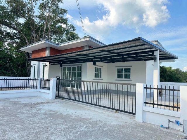 ขายบ้านสร้างใหม่ ใกล้ รพ.ยโสธร (บ้านดอนแรด)