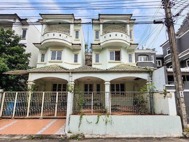 หมู่บ้านเศรณีดอนเมือง-สรงประภา ทาวน์โฮม 3 ชั้น 2 หลังติดกัน