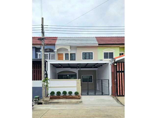หมู่บ้านศรีประจักษ์7 ไทรน้อย นนทบุรี ทาวน์เฮาส์ 2 ชั้น ถนนเมนค้าขายได้ ตกแต่งใหม่พร้อมอยู่ หลังบ้านติดทุ่งนา