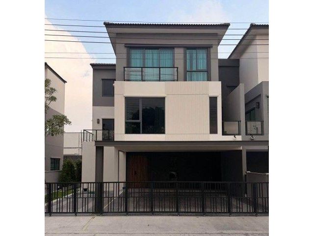 BH4462 ให้เช่าบ้านหรู The Edition Bangna Phase 2 บ้าน 3 ชั้น วิวส