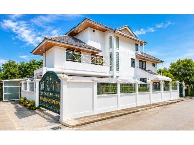 ห้วยขวาง 5นอน รัชดา18 MRT สุทธิสาร 700 ม.ให้เช่าบ้านเดี่ยว 3 ชั้