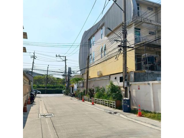 ให้เช่าพื้นที่ชั้น 1 ขนาด 149.50 ตร.ม. ซอย สุภาพงษ์ 1 แยก 6 ใกล้ MRT สวนหลวง ร.9