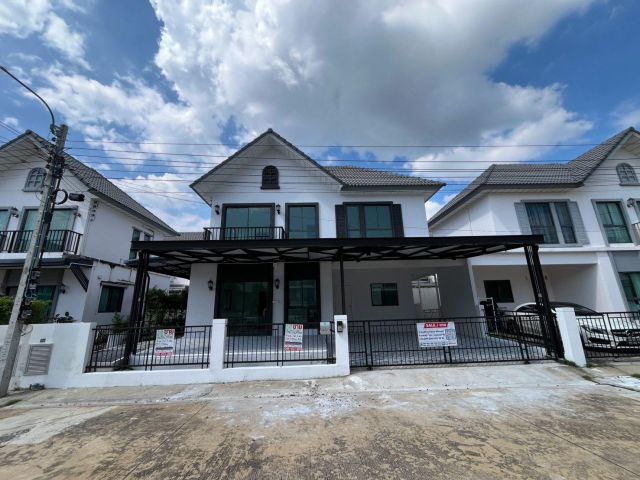 ขายบ้านแฝดหลังงาม ม.Modi Villa พระราม 5–กาญจนาภิเษก ทำเลดี เดินทางสะดวก พร้อมอยู่