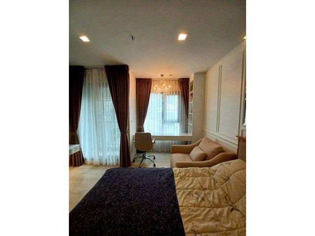 Life One Wireless 17th Floor Corner Unit Near BTS Ploenchit