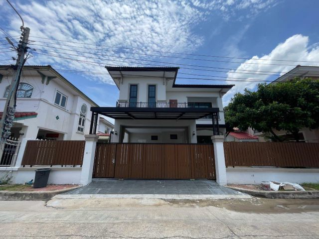 หมู่บ้านชัยพฤกษ์ ถนนวัดลาดปลาดุก บ้านเดี่ยว 2 ชั้น ตกแต่งใหม่ ซอยวัดลาดปลาดุก มีพื้นที่เยอะ ราคาจับต้องได้