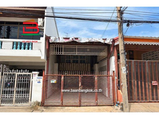 ทาวน์เฮาส์ หมู่บ้านประชานิเวศน์ 3 เนื้อที่ 21 ตรว.ใกล้ Lotus Express ถนนงามวงศ์วาน ตำบลท่าทราย อำเภอเมืองนนทบุรี