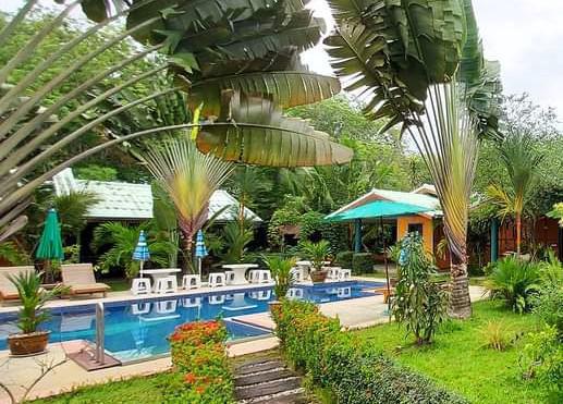 pool-villa-resort-style-decoration-near-suan-son-beach